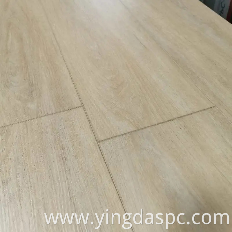 Virgin Material Eir Surface with Oak Pattern Luxury Vinyl Click Spc Flooring